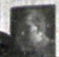 Bildnis eines leicht nach vorne gebeugten, von rechts beleuchteten Mannes im Profil